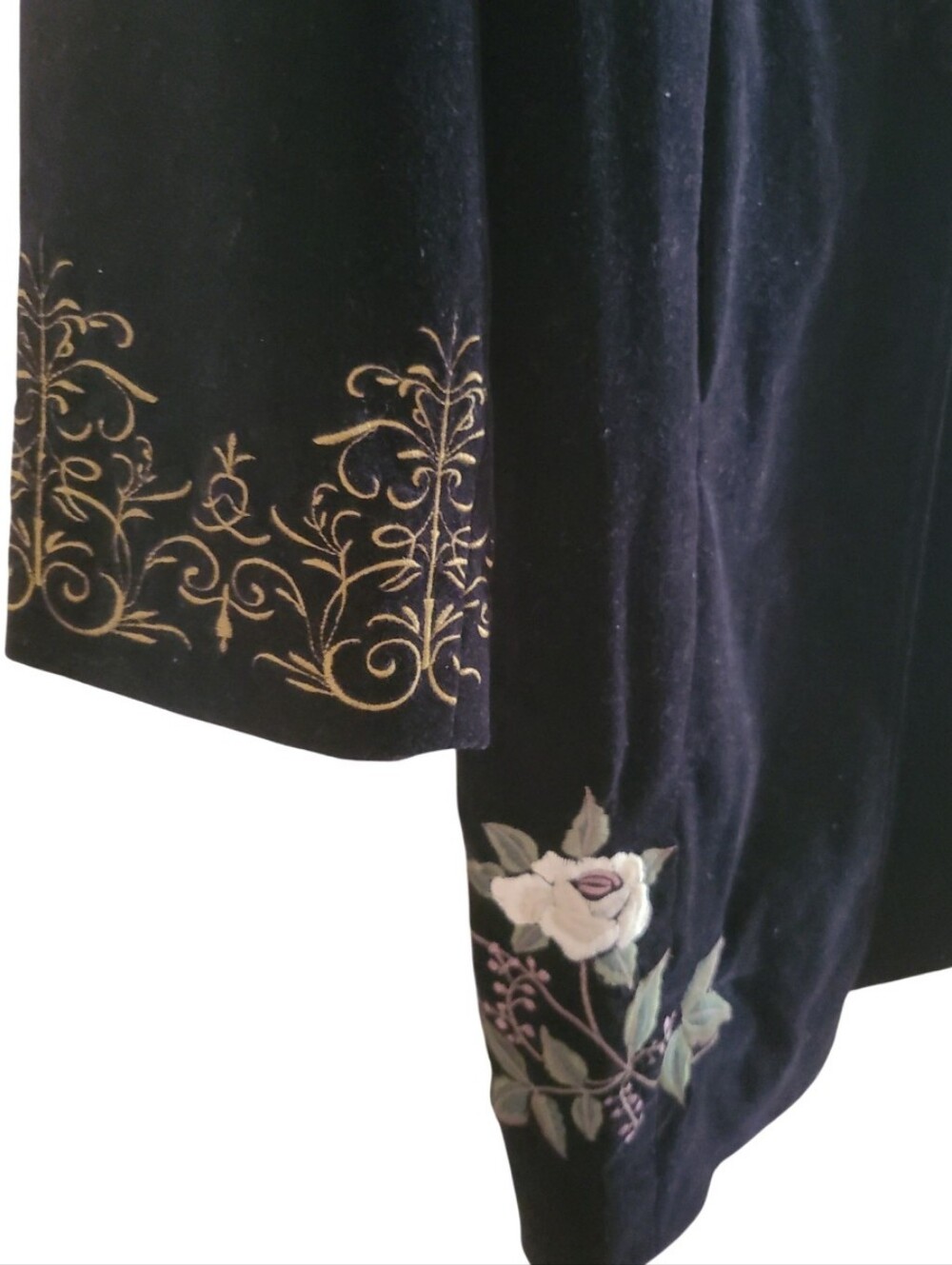 NWT Vintage CAbi Antoinette Velvet Floral Embroidered Longline coat Black Whimsy - Picture 7 of 17